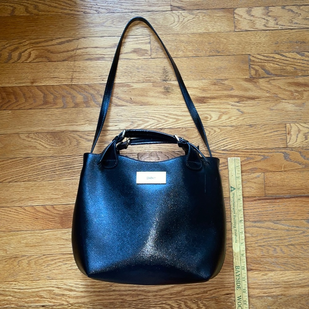 DKNY Saffiano Lg Bucket Bag Satchel Shoulder Strap Black Leather